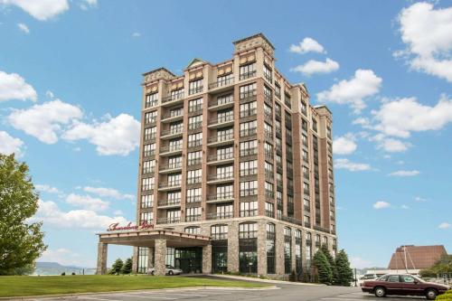 Shoreline Inn & Conference Center, Ascend Hotel Collection in Muskegon, USA
