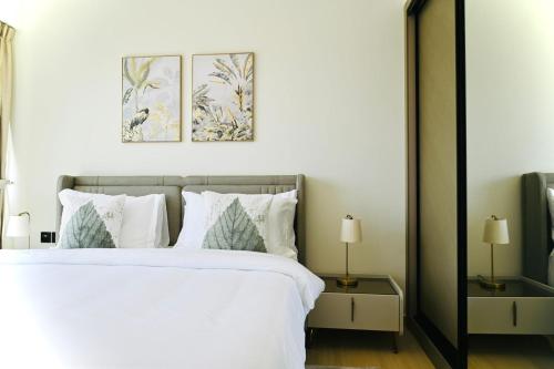 Modern Luxury Fully Furnished 1BH Apartment in Binghatt Emerald JVC - Easy Access to JBR, Circle Mall & Dubai Hills Mall, Dubaï (photo 4)