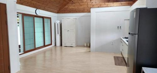 Sleeps 12