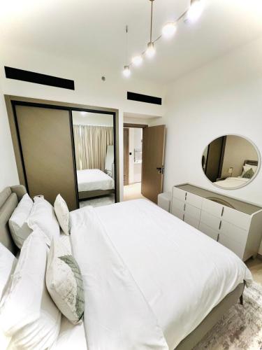 Modern Luxury Fully Furnished 1BH Apartment in Binghatt Emerald JVC - Easy Access to JBR, Circle Mall & Dubai Hills Mall, Dubaï (photo 6)