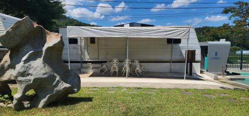 Sleeps 6