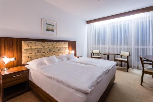 2 twin beds