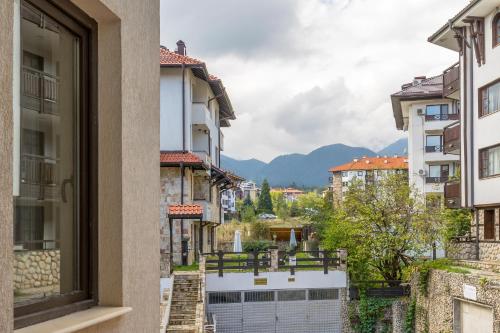 One-Bedroom Apartment with Balcony image 5