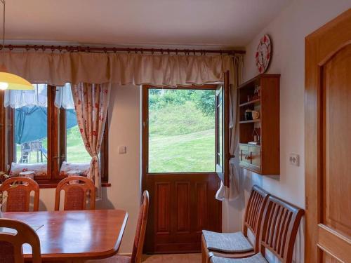 Domov na horách - Krkonoše - horký sud, pergola, dětské hřiště - celý dům (Domov na horach - Krkonose - horky sud, pergola, detske hriste - cely dum) in Perimov