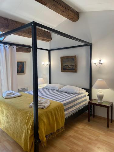Charming village house with pool in Autignac