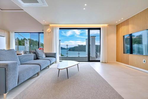 Yeosu Blau Pool Villa in Hwajeong-myeon