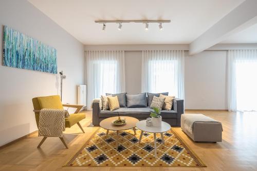 Luxury Athens Living 3BR with Balcony, Atény