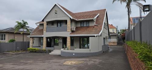 Luxe Morningside Boutique Hotel - image 4