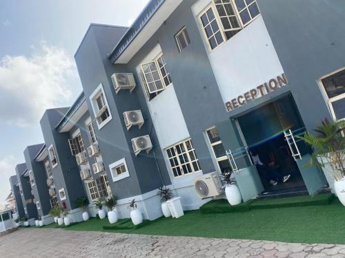 Presken Hotel GRA, GRA Ikeja, Ikeja