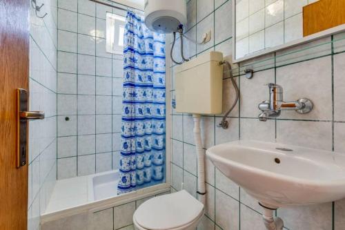 One-Bedroom Apartment with Terrace image 1