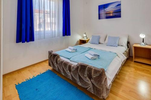 One-Bedroom Apartment with Terrace image 2