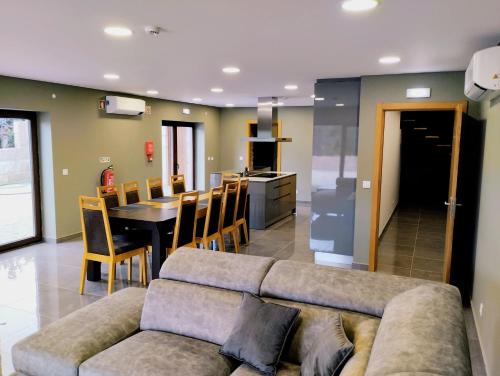 ห้องครัว, R3 Service Casa do Pomar in คารามูโล