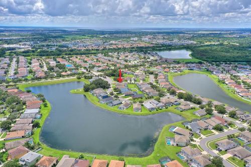 Gilded Parasol By Shine Villas Remington Golf 420 in Kissimmee, USA