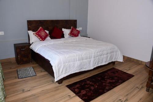 3 double beds