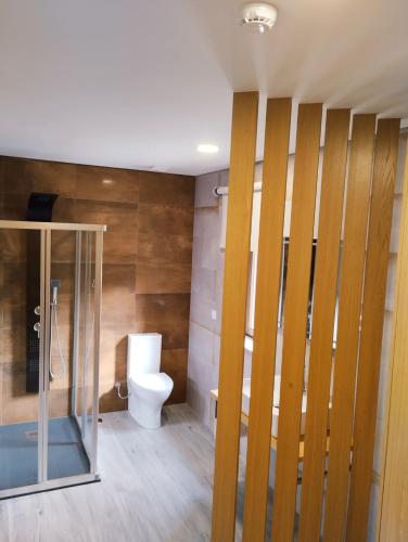 ฝักบัว, R3 Service Casa do Pomar in คารามูโล