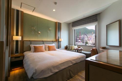 room detail thumbnail 1
