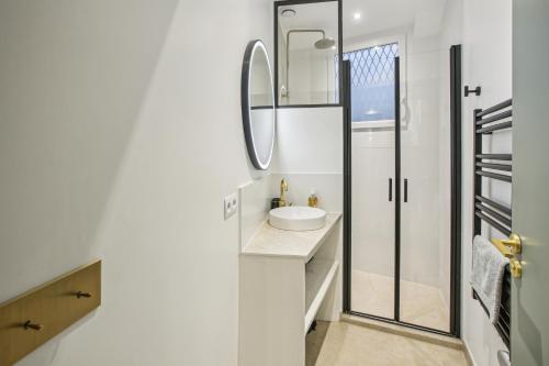 Luxury in the heart of St Germain A/C 3 BR outdoor, Paryż (zdjęcie 8)