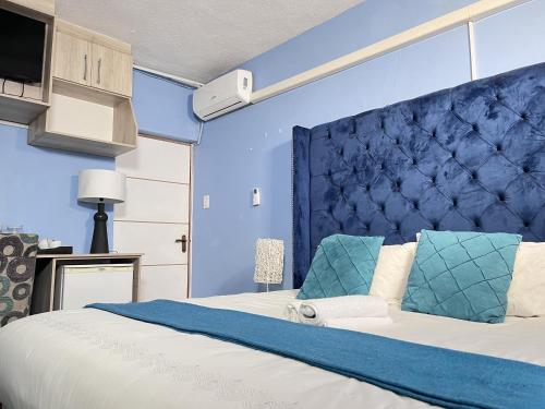 Thandi's Guest House in Sunnyridge