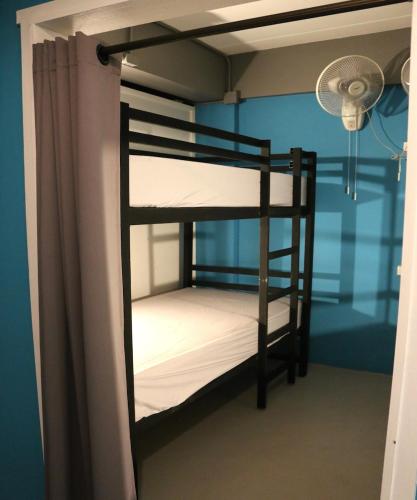 1 twin bed