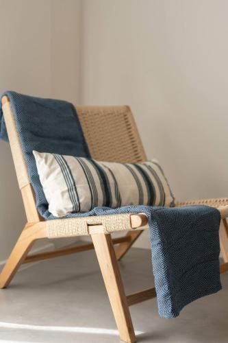Revived Urban Charm - 1BR 5