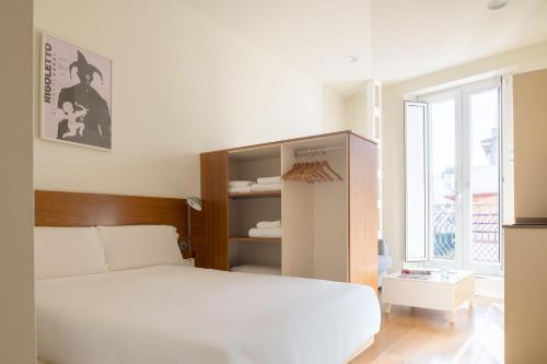 Suite with Balcony image 2
