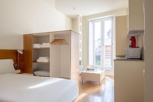 Suite with Balcony image 4