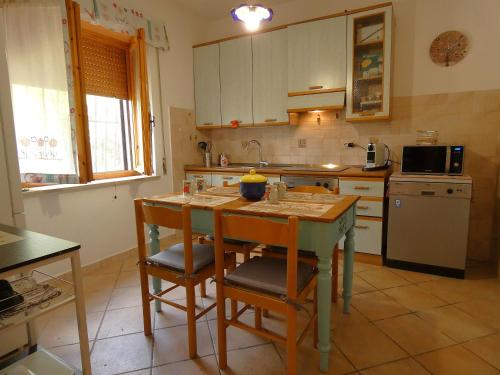SCAPPO IN UMBRIA, Felicità 14a (SCAPPO IN UMBRIA, Felicita 14a) in 焦維