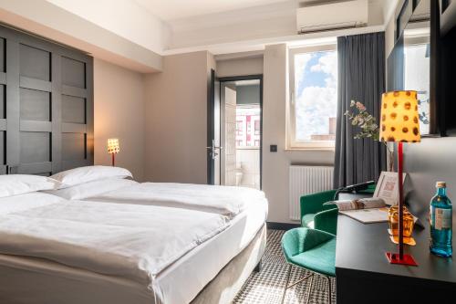 The Midtown Hotel Room Type - Small Double Room