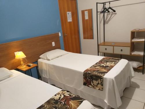 2 twin beds