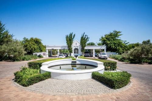 Winelands Golf Lodges 8 - Tap to explore photos