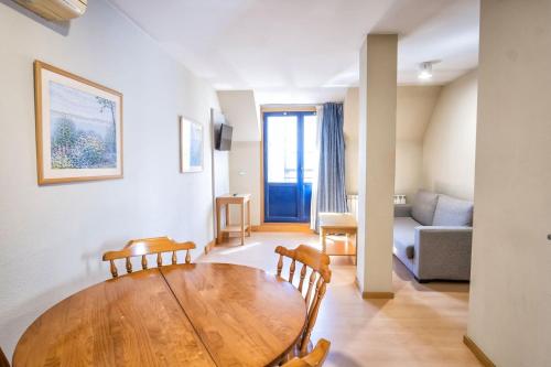 Hotel Castelao - image 11
