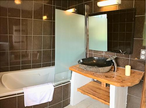 3 bedrooms, 4 beds