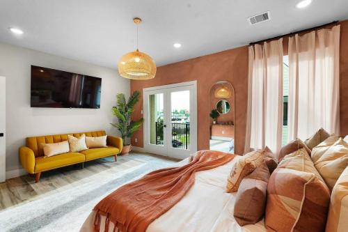 447A Chic home- sleeps 8 in Houston, USA