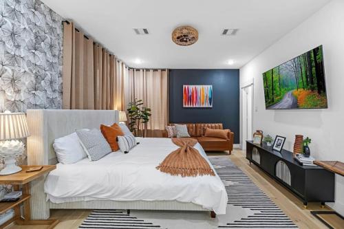 447B Stunning decor with games and rooftop views in Houston, USA