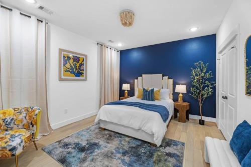 447B Stunning decor with games and rooftop views in Houston, USA
