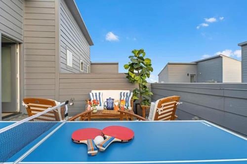 447B Stunning decor with games and rooftop views in Houston, USA