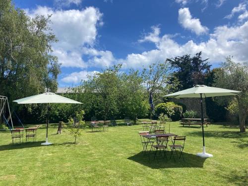 花園, Les chambres d'Omaha Beach Etablissement avec deux chambres d'hotes, petit-dejeuner compris fait-mai in 濱海維耶維爾