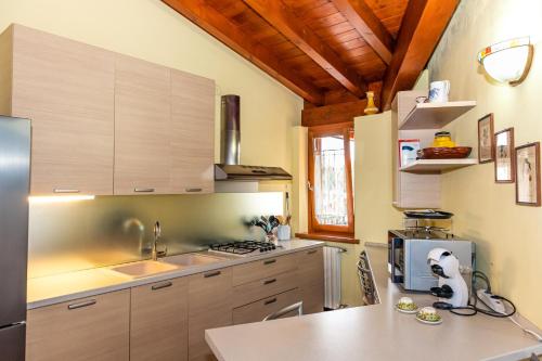 Konyha, Casa di Argo Vista Lago in Paratico