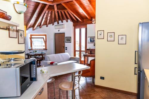 Konyha, Casa di Argo Vista Lago in Paratico
