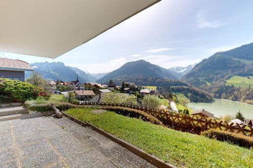 Ferienchalet Seeblick in Cresuz