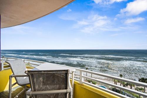 Lovely 7th floor Oceanfront 1 BR, private balcony in Daytona Beach, USA