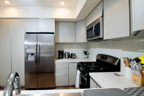 New Modern 3BR 3BA Apt in Central Los Angeles with Rooftop & Parking, Los Angeles (foto 7)
