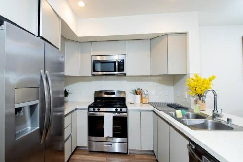 New Modern 3BR 3BA Apt in Central Los Angeles with Rooftop & Parking, Los Angeles (foto 8)