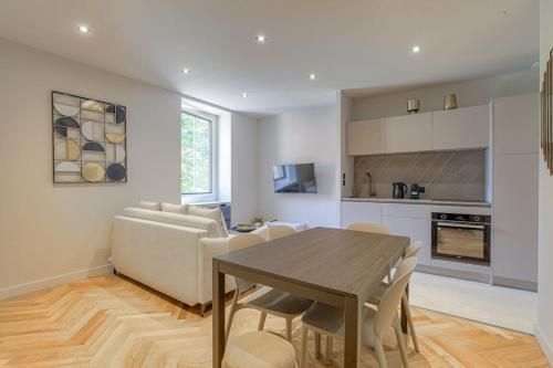 Superbe appartement, deux chambres, St-Didier in 9e arrondissement