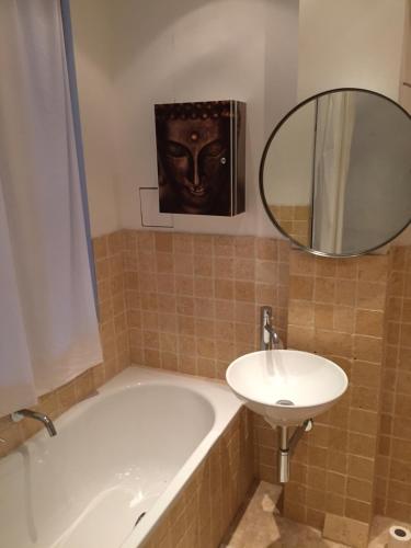 Classy, bright Kreuzberg Apartment, Berlin (Foto 7)