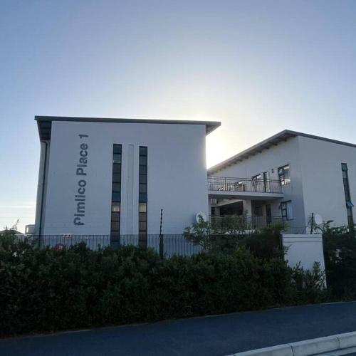 The Cozy Retreat, 2-bedroom Apartment in Parklands, Cape Town, Overberg