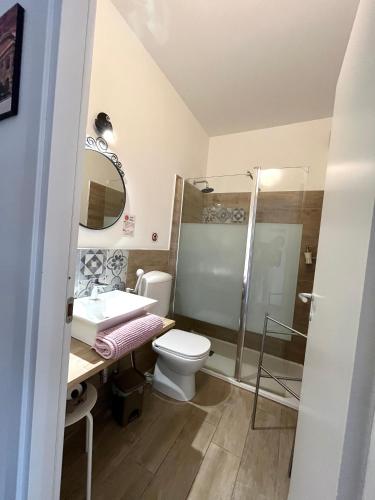 Double Room image 8