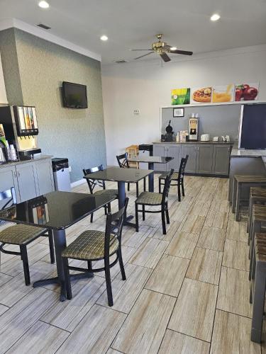 Quality Inn Orange City - image 11