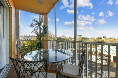 Fabulous Golf and Marina Community Condo in Burnt Store Marina (FL)