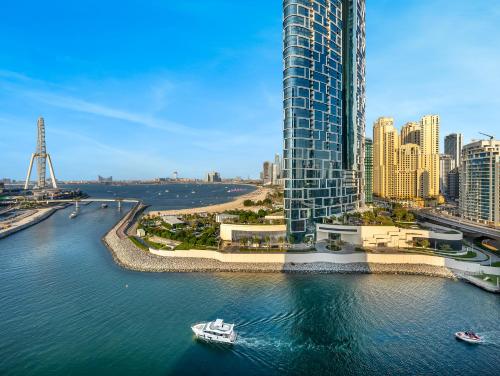 Brand New! Dubai Eye & JBR Beach Panorama!, Dubai